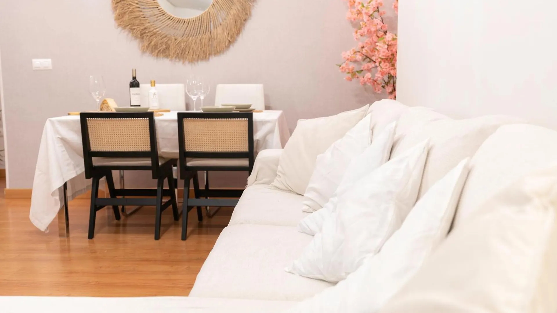 Urban Bliss, Precioso Apartamento A 6 Kms De Granada Centro Churriana de la Vega 0*,  Spain